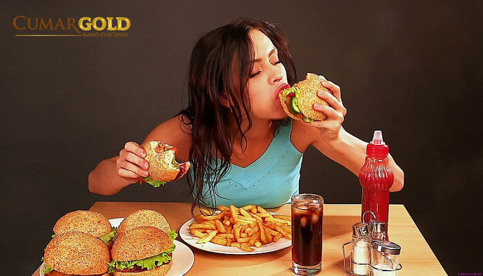 Thỏi quen ăn uống không tốt dẫn đến việc bị đau dạ dày dài ngày 
